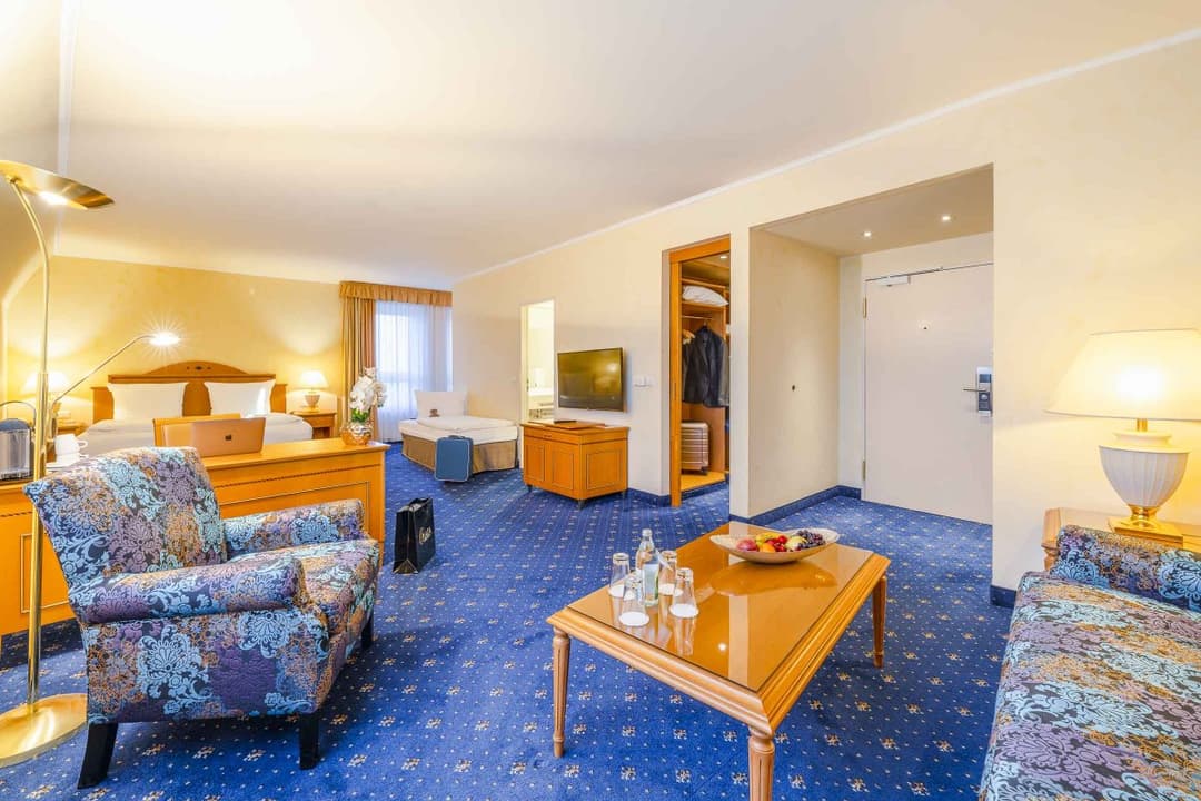 The Q - Quadro City Hotel