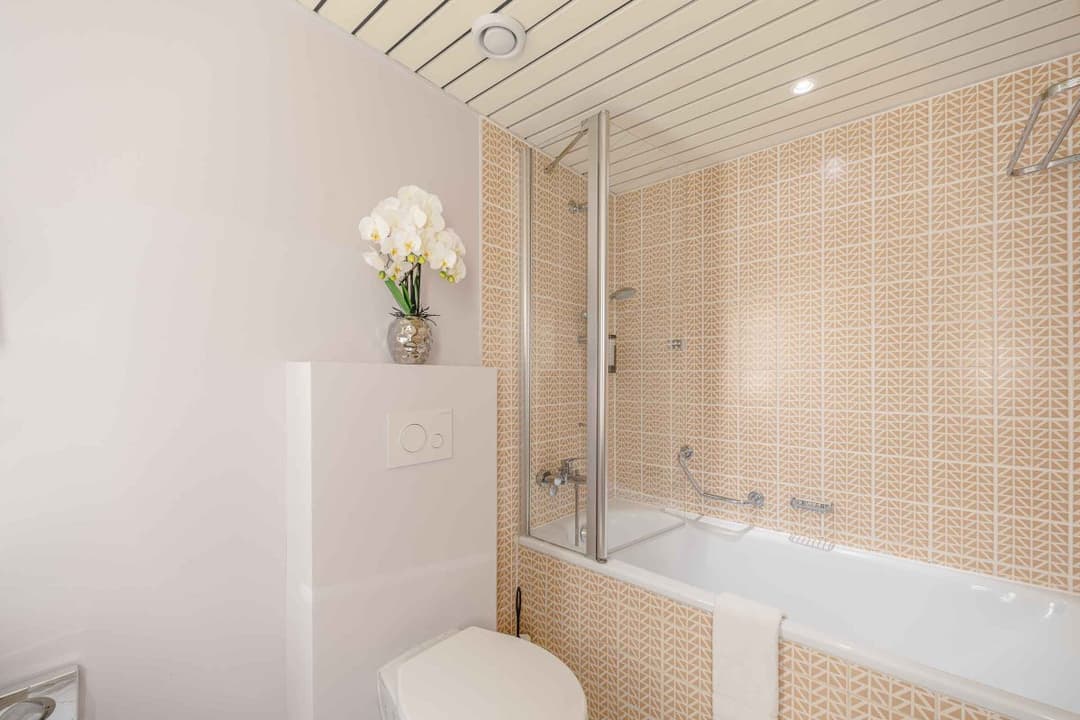 The Q - Quadro City Hotel