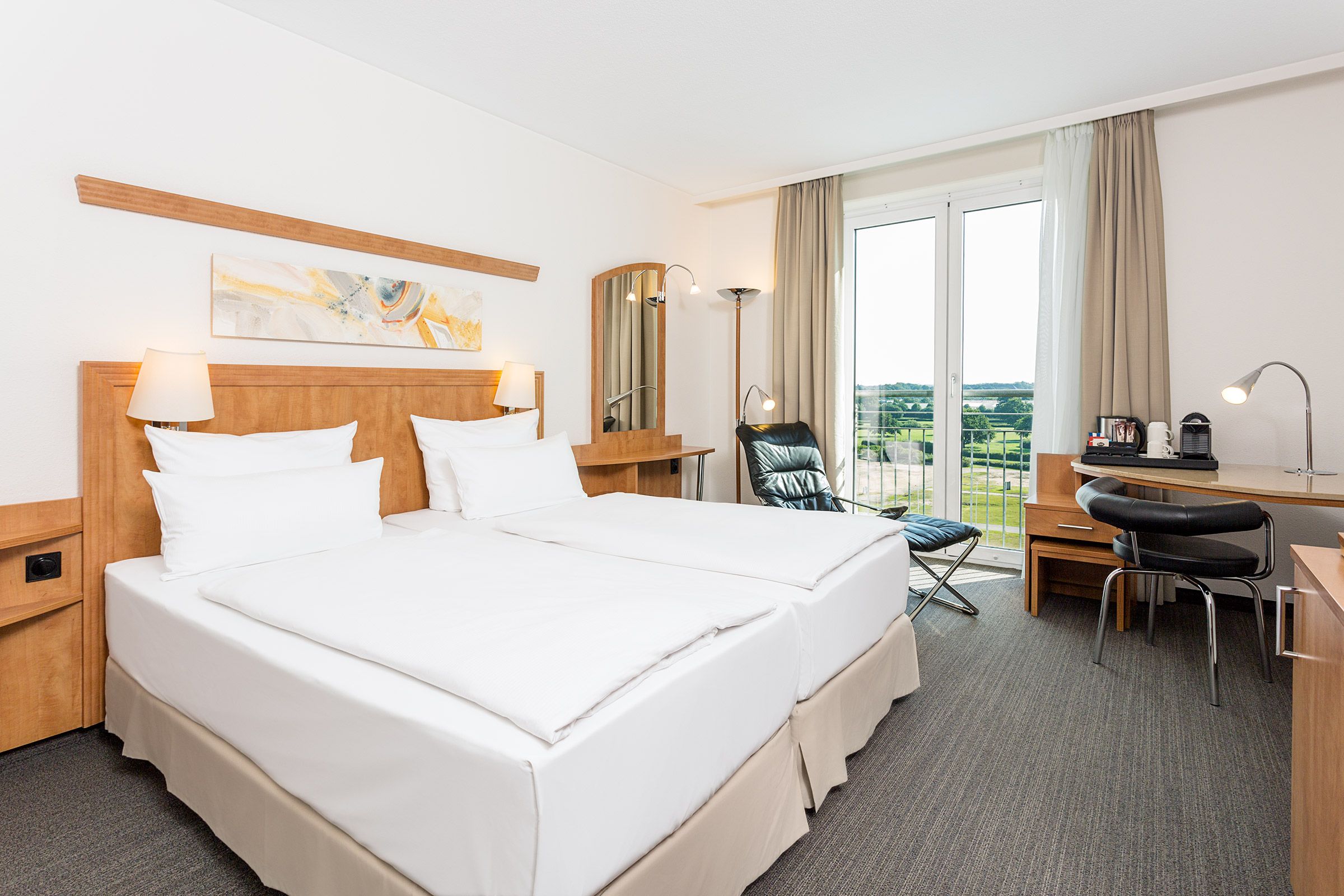 Zimmer hamburg horn 177
