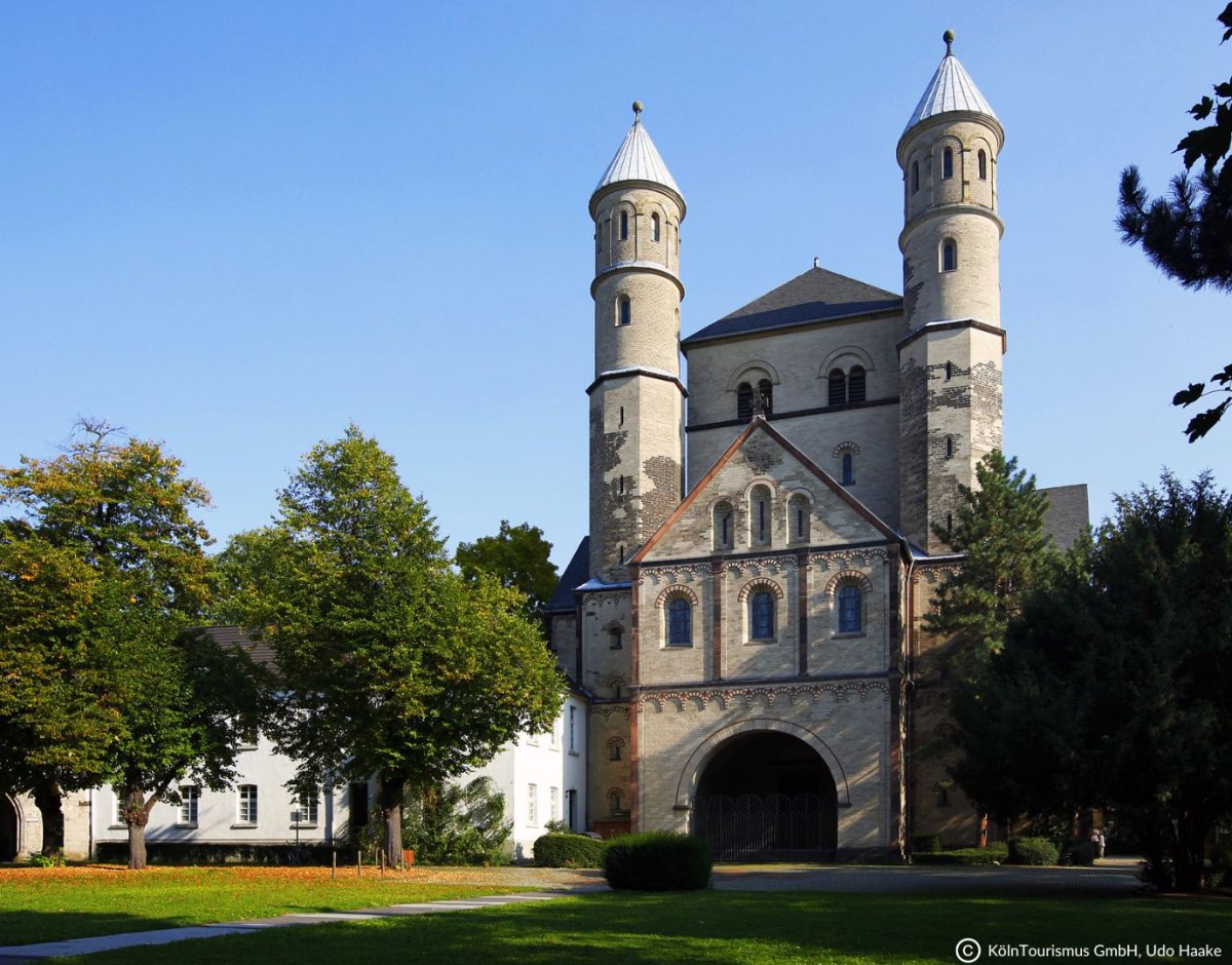 Romanische Kirche St. Pantaleon