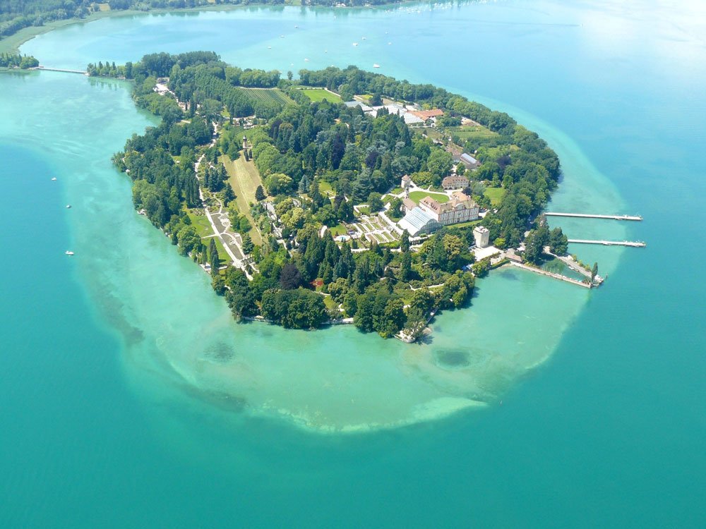 Konstanz ( historische Stadt) mit Insel Mainau